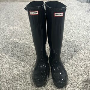 Hunter High Gloss Black boots - great condition